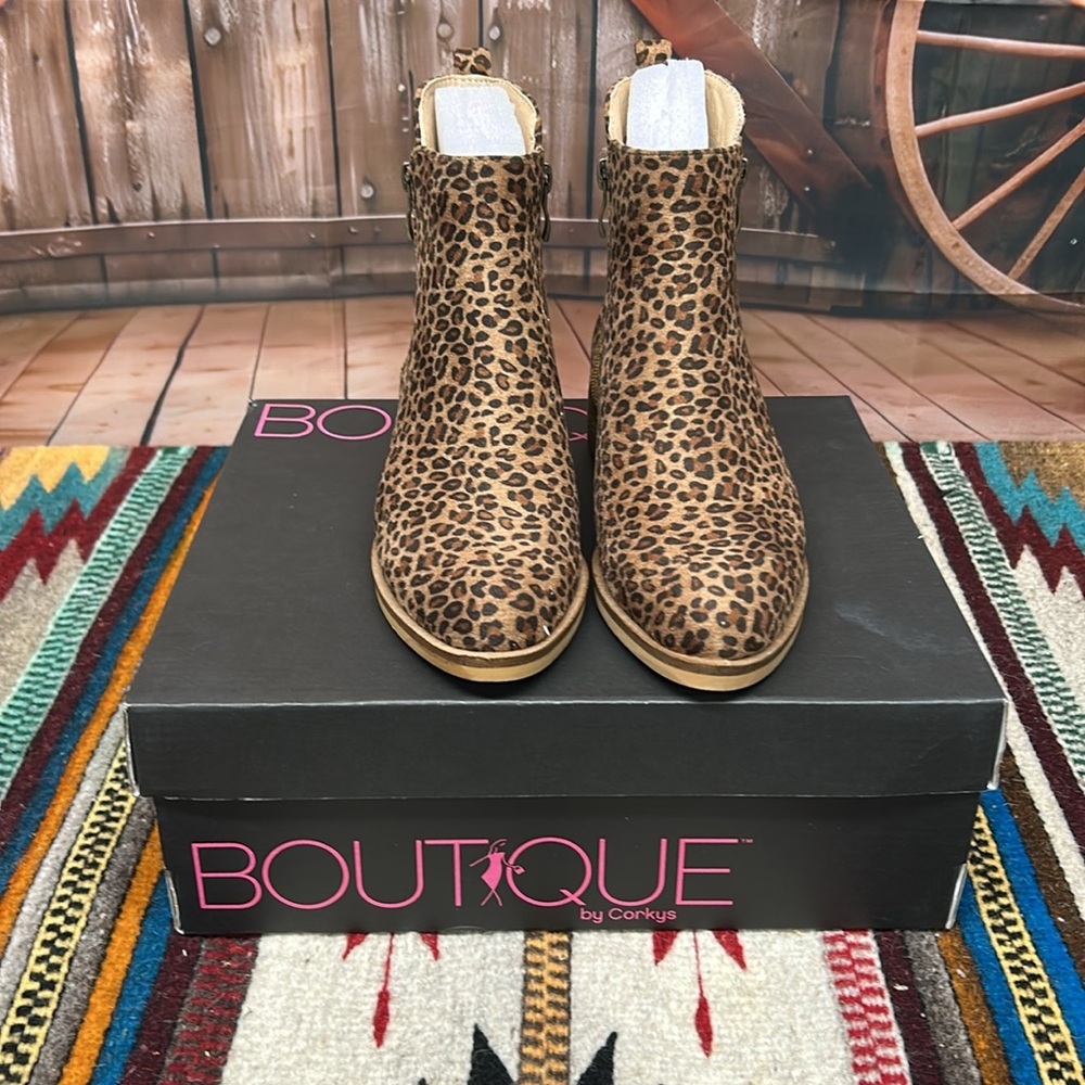 Boutique by Corkys Small Leopard Print Bootie - Picture 2 of 5